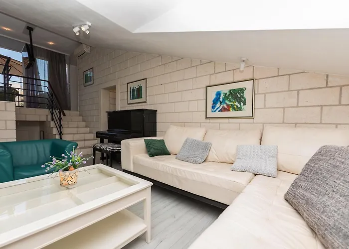 7 Luxury Makarska