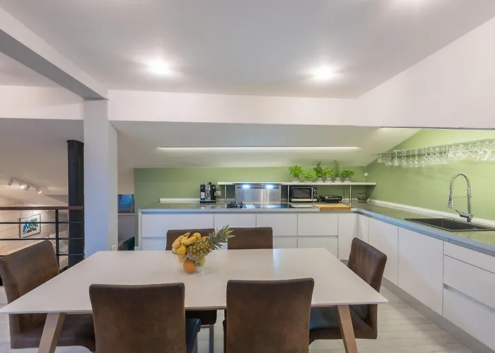 7 Luxury * Makarska