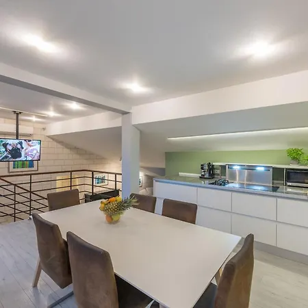 Apartment 7 Luxury *
