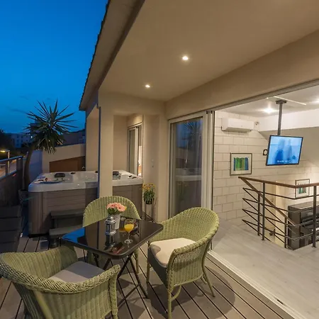 Apartment 7 Luxury *